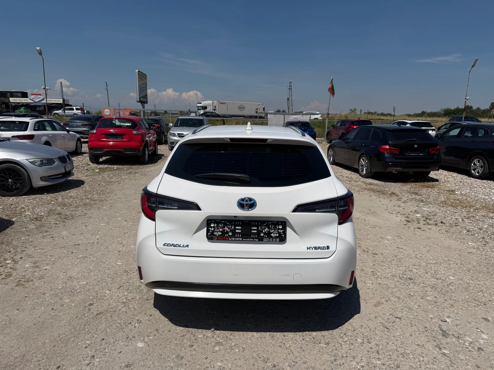 Toyota Corolla 1.8 HYBRID, снимка 6 - Автомобили и джипове - 54862565