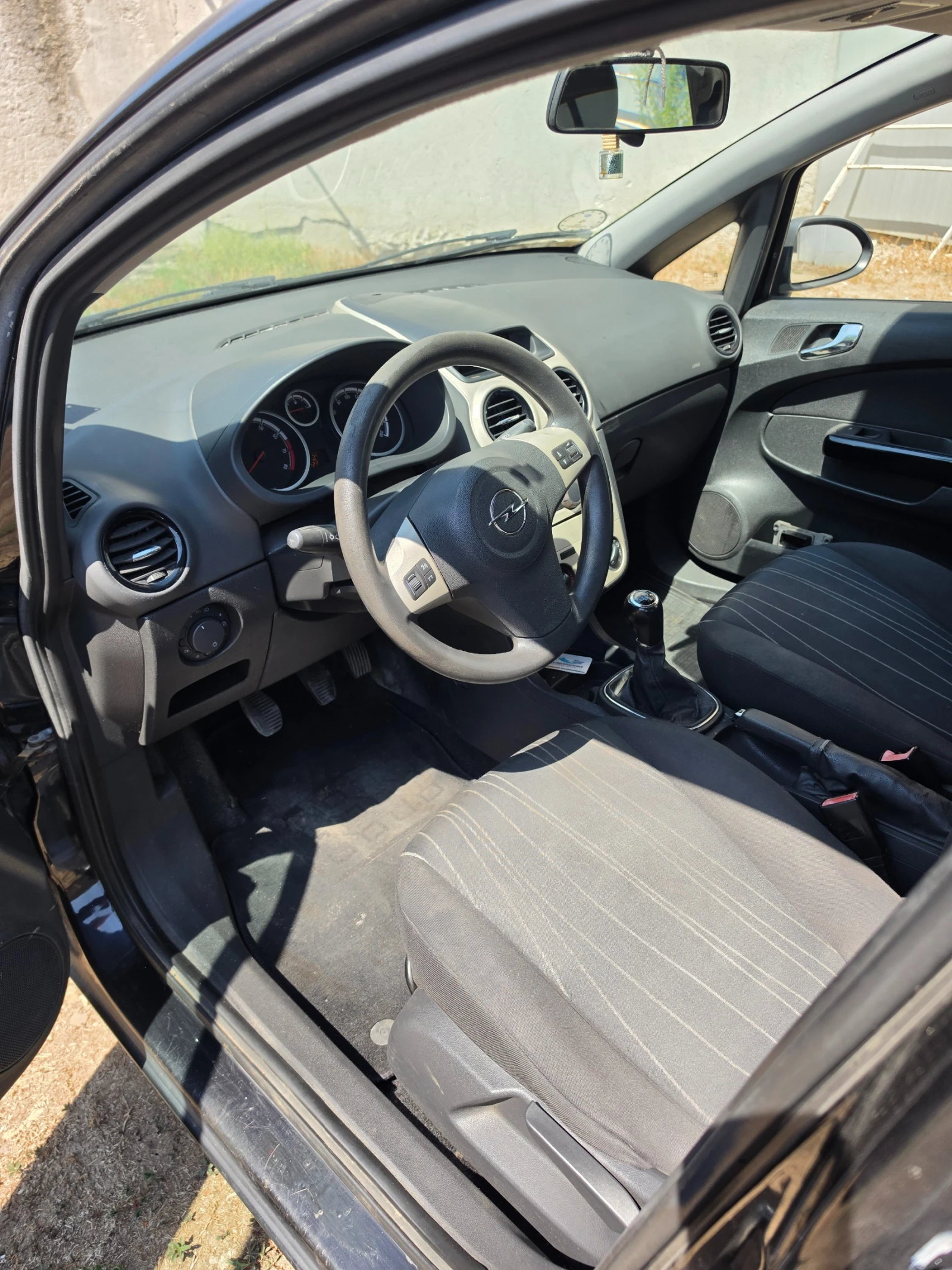 Opel Corsa 1.2, снимка 9 - Автомобили и джипове - 56196868