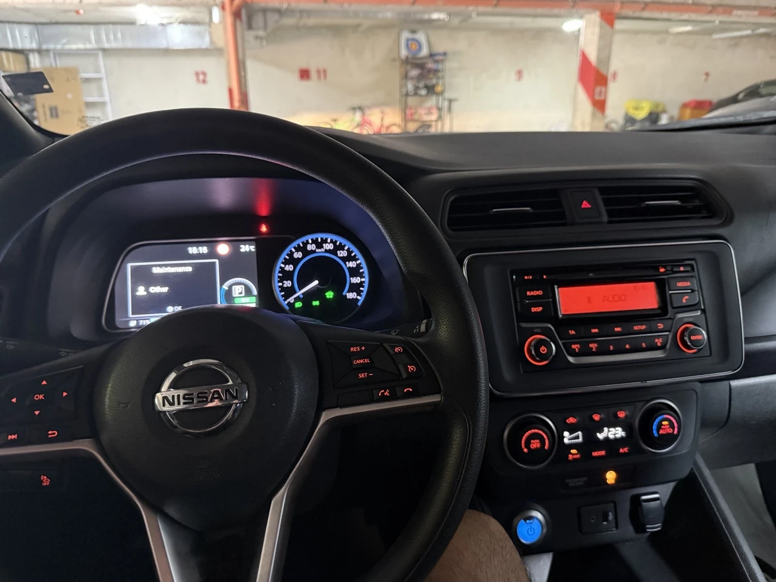 Nissan Leaf , снимка 8 - Автомобили и джипове - 55967882