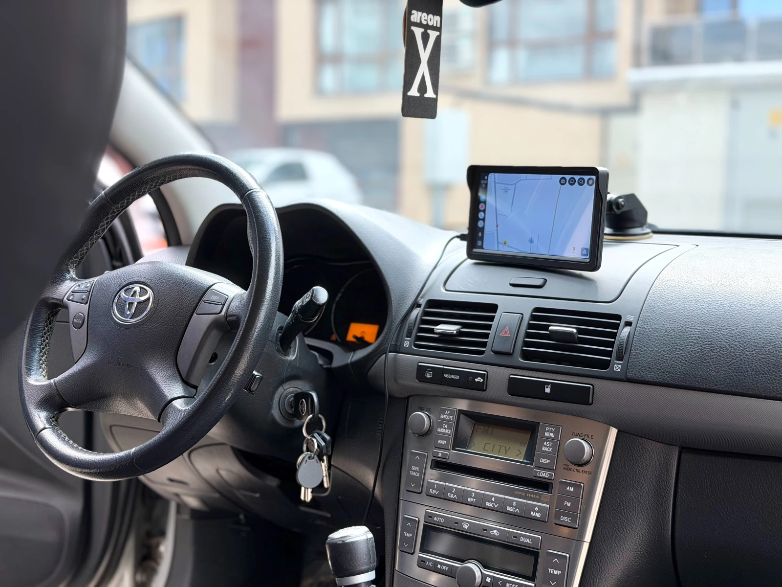 Toyota Avensis 2.2 D-4D, снимка 12 - Автомобили и джипове - 56056423