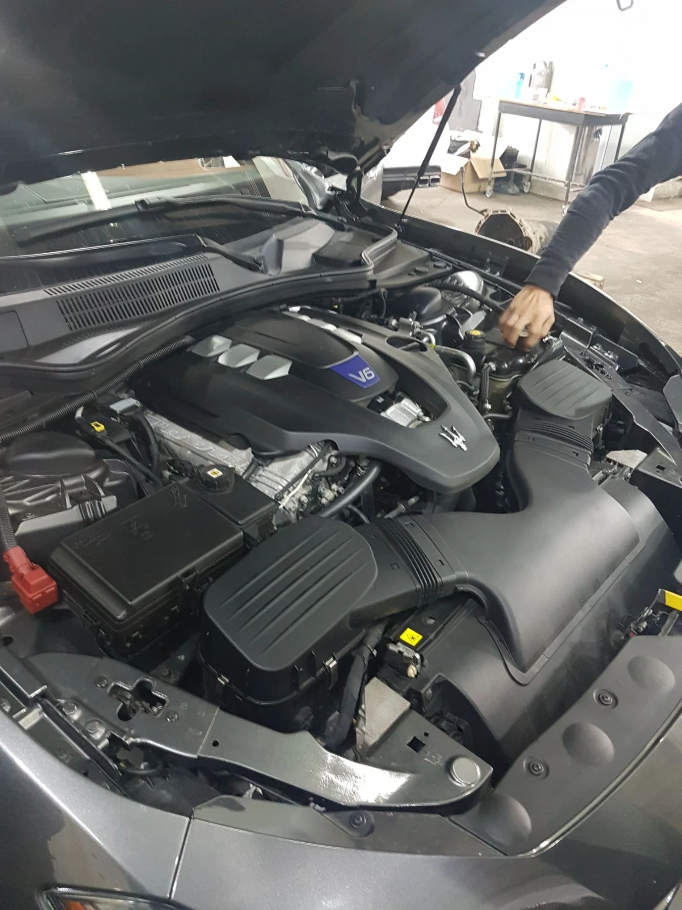 Maserati Ghibli, снимка 3 - Автомобили и джипове - 56488335