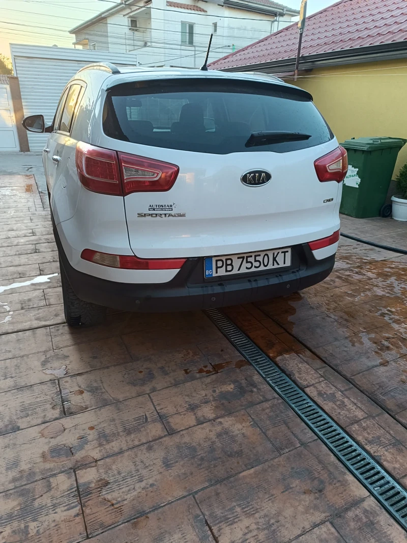 Kia Sportage, снимка 6 - Автомобили и джипове - 47899403