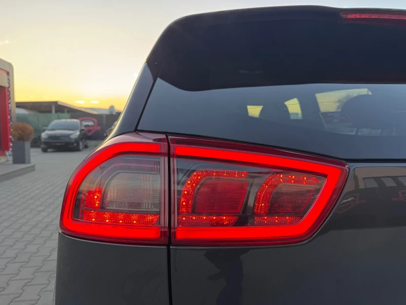 Kia Niro 1.6 HYBRID FULL, снимка 17 - Автомобили и джипове - 52869707