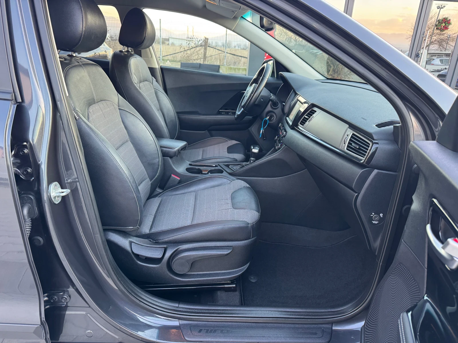 Kia Niro 1.6 HYBRID FULL | Mobile.bg � ����������� 12