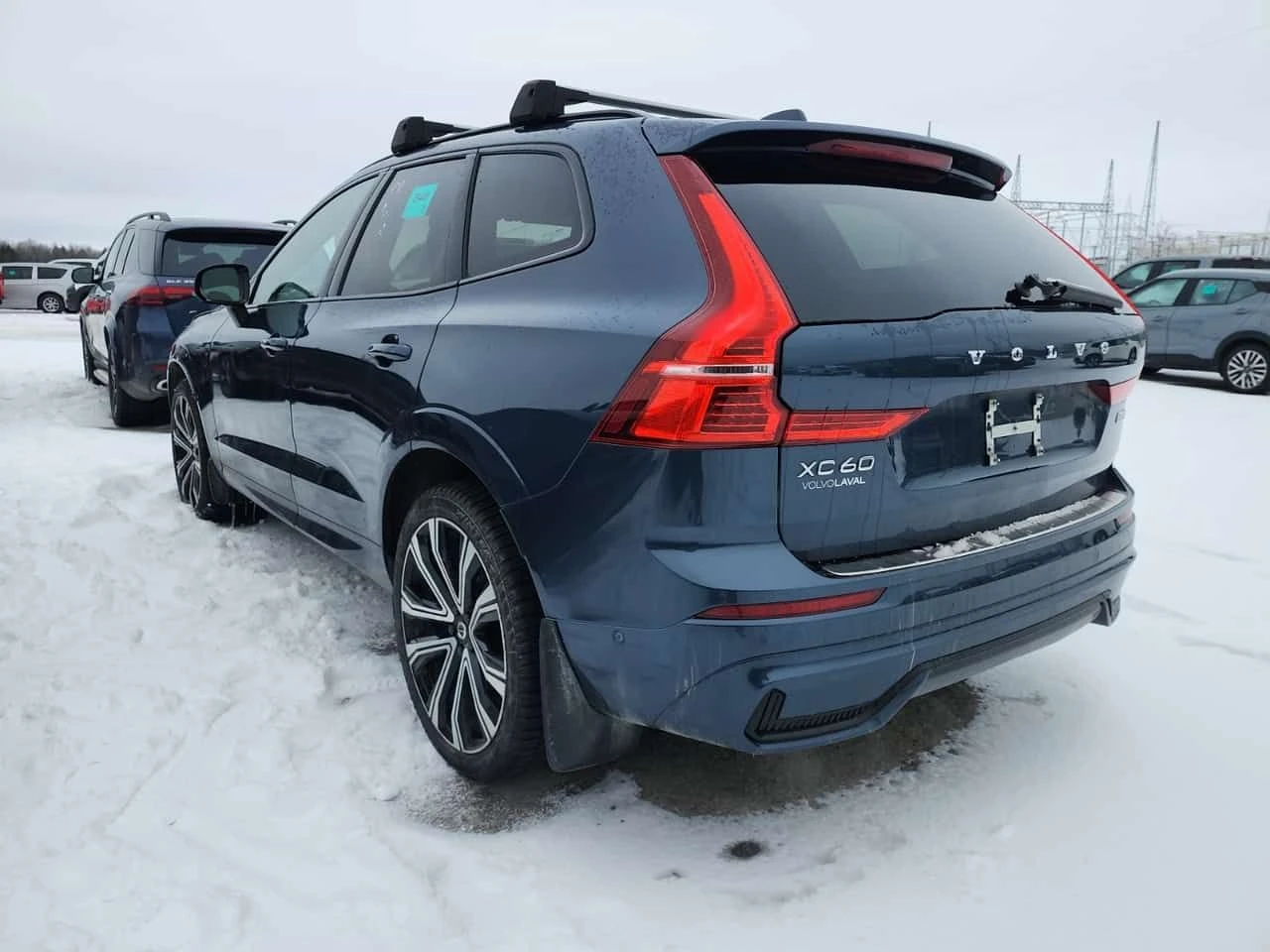 Volvo XC60 R DESIGN * CARFAX * Без инциденти * От Volvo * , снимка 4 - Автомобили и джипове - 53999175