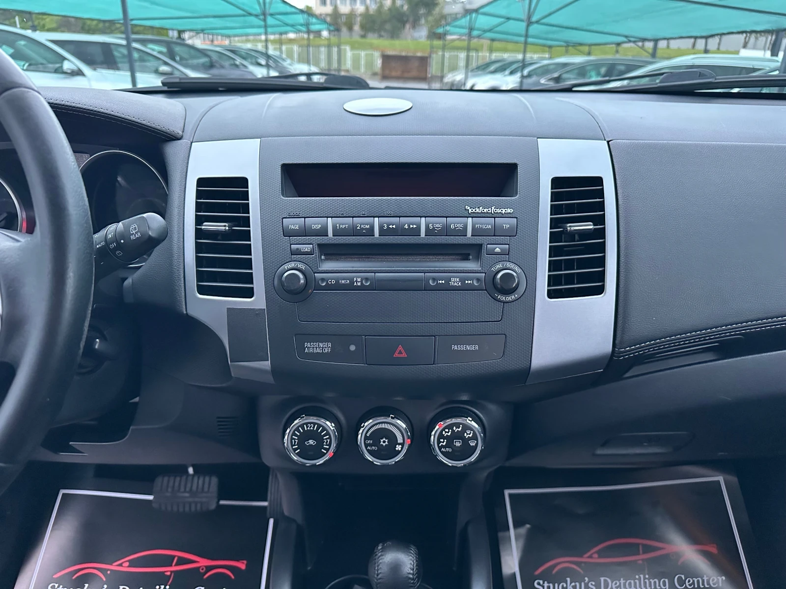 Mitsubishi Outlander Facelift 2.2DID Автомат 7 местен, снимка 8 - Автомобили и джипове - 54479347