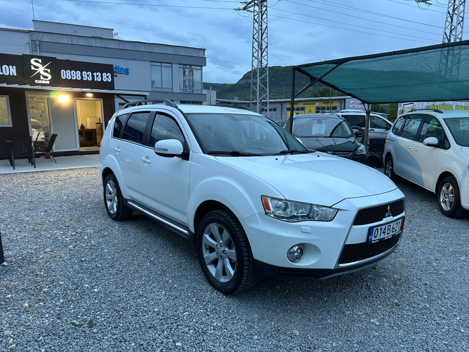 Mitsubishi Outlander Facelift 2.2DID Автомат 7 местен, снимка 3 - Автомобили и джипове - 54479347