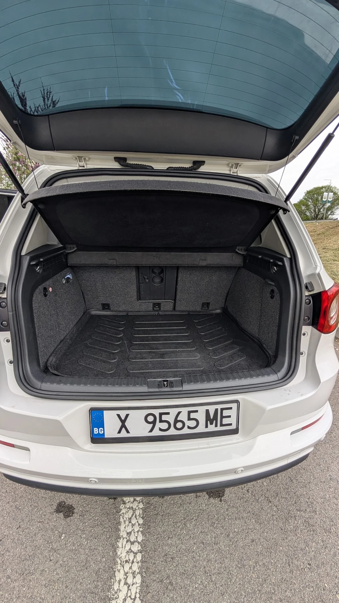 VW Tiguan R-LINE, снимка 9 - Автомобили и джипове - 54608887