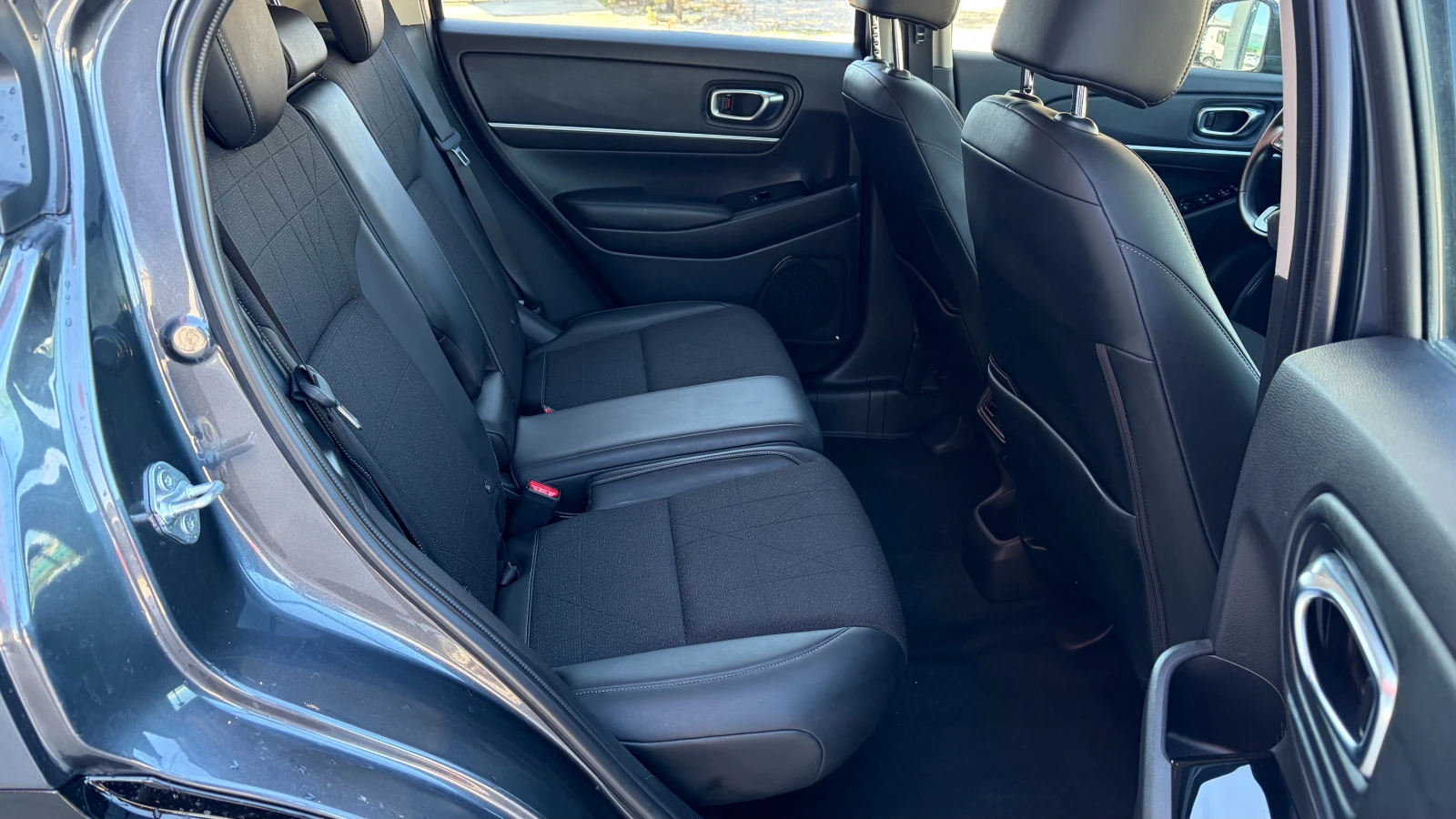 Honda Hr-v 1.5 e:HEV, снимка 11 - Автомобили и джипове - 54910349