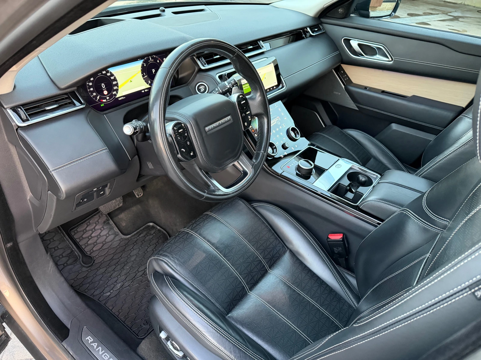 Land Rover Range Rover Velar D240 SE * PANO* OBDUH* MASAJ* KeyLess* HUD* MERIDI, снимка 9 - Автомобили и джипове - 55083903