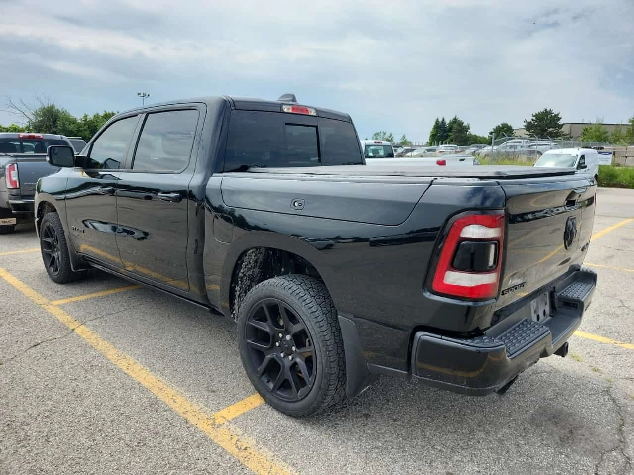 Dodge RAM 1500  4x4 Crew Cab 5'7" Box Sport Crew, снимка 6 - Автомобили и джипове - 55180311