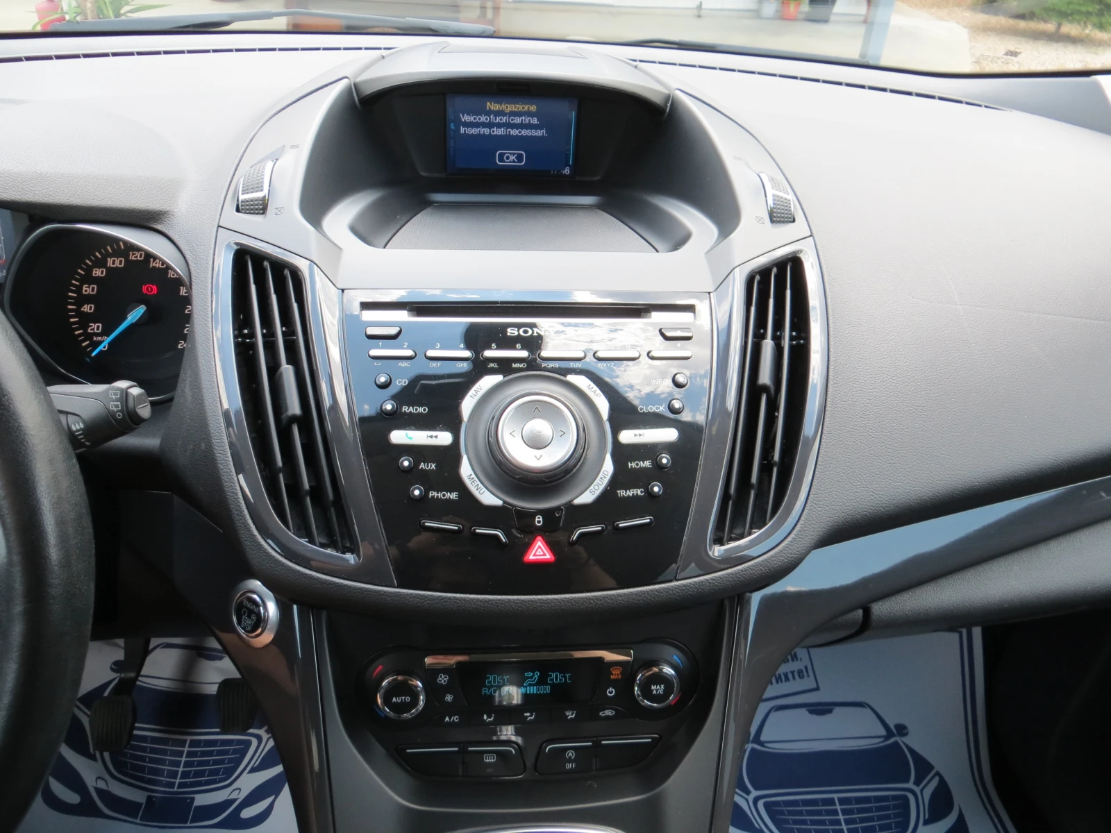 Ford Kuga 2.0TDCI-Titanium-Камера-Сервизна история!!, снимка 12 - Автомобили и джипове - 55686368