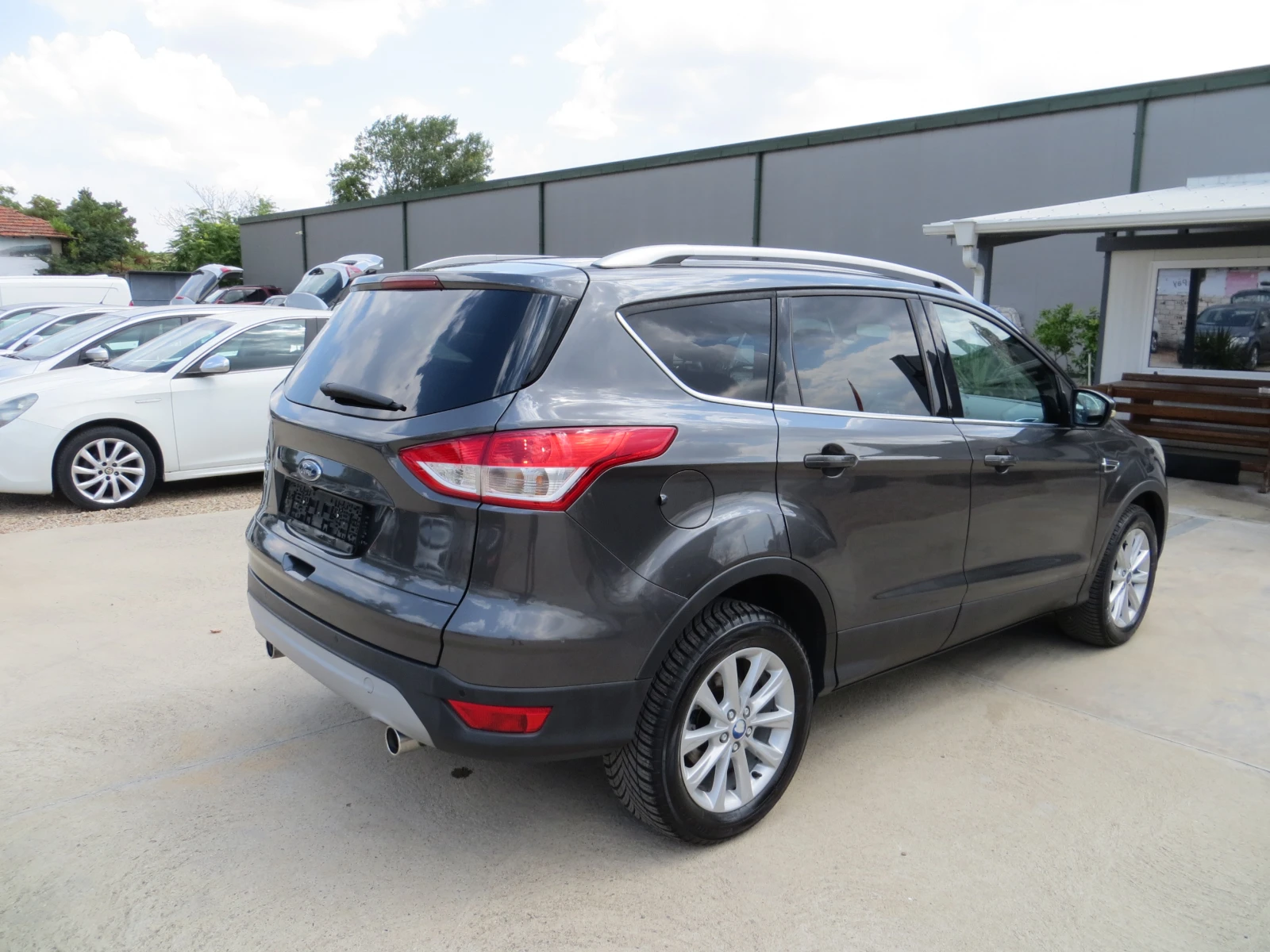 Ford Kuga 2.0TDCI-Titanium-Камера-Сервизна история!!, снимка 4 - Автомобили и джипове - 55686368