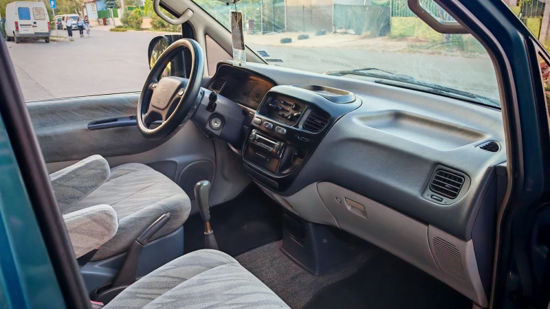 Mitsubishi Spacegear, снимка 6 - Бусове и автобуси - 52361905