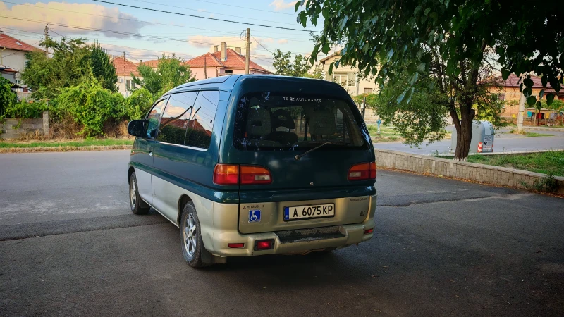 Mitsubishi Spacegear, снимка 3 - Бусове и автобуси - 52361905