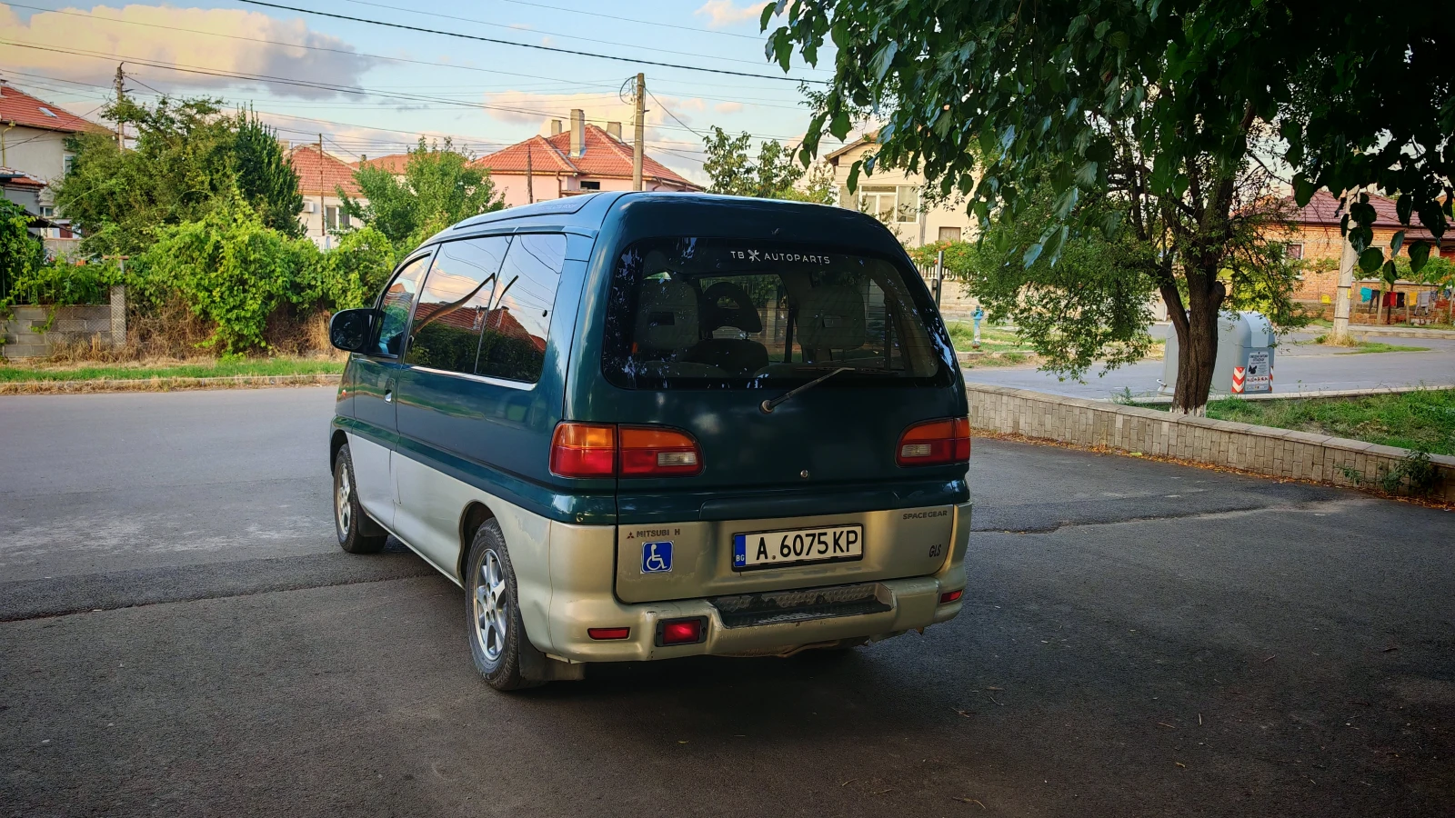 Mitsubishi Spacegear  - изображение 3