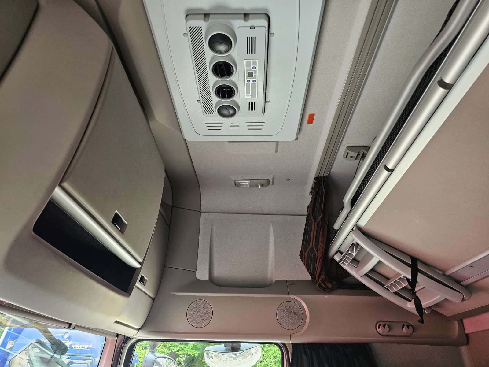 Daf XF 450 - изображение 10