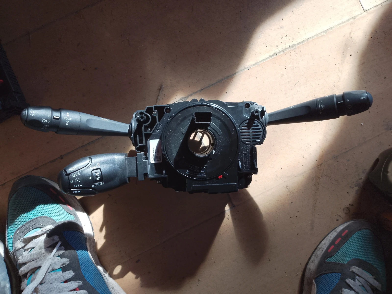 98312590ZD COMEVO   3 2022 | Mobile.bg   2