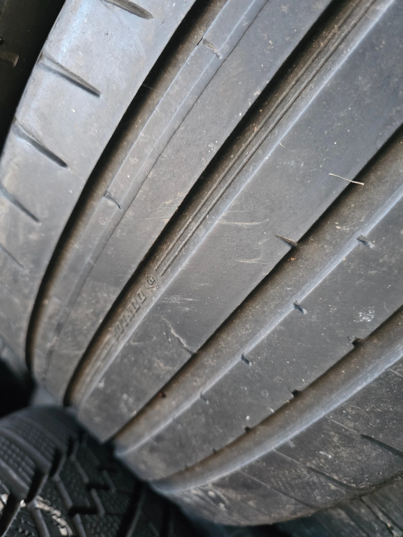 Гуми Летни 215/40R18, снимка 5 - Гуми и джанти - 53768757