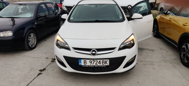 Opel Astra, снимка 1 - Автомобили и джипове - 47290404