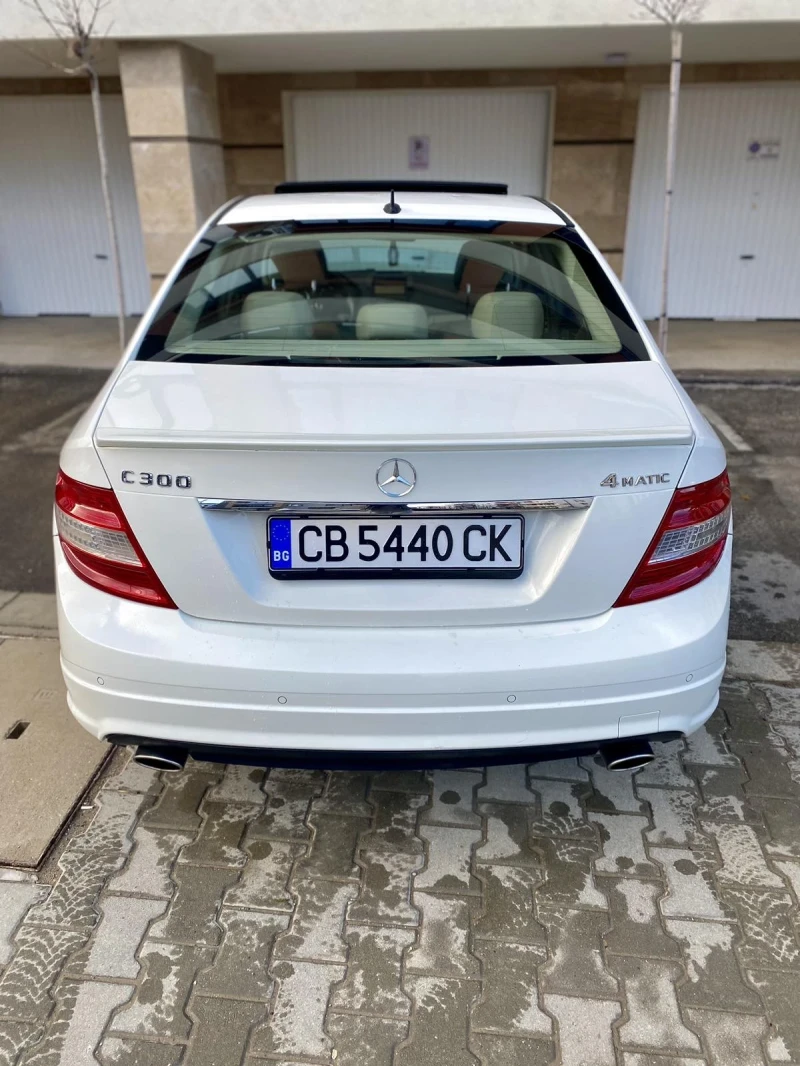 Mercedes-Benz C 300 4 Matik УНИКАТ !!!!!!, снимка 14 - Автомобили и джипове - 48780674