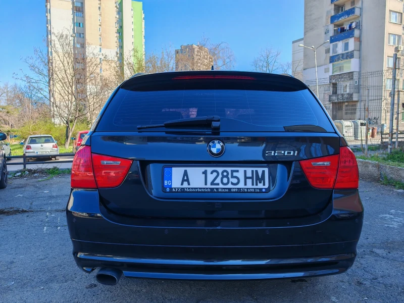 BMW 320 Touring, снимка 12 - Автомобили и джипове - 49600933