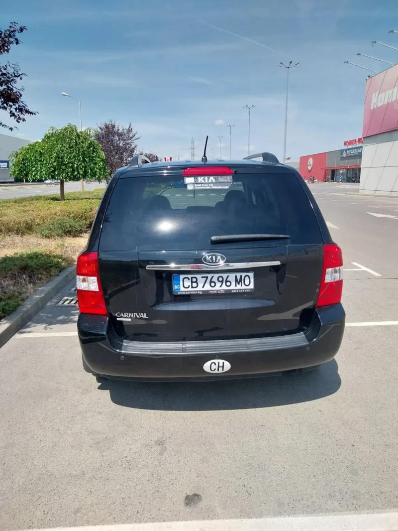 Kia Carnival, снимка 2 - Автомобили и джипове - 51836917