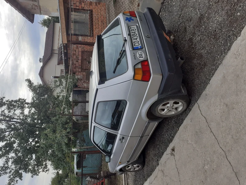 VW Golf 1.3 benzin, снимка 3 - Автомобили и джипове - 52019982