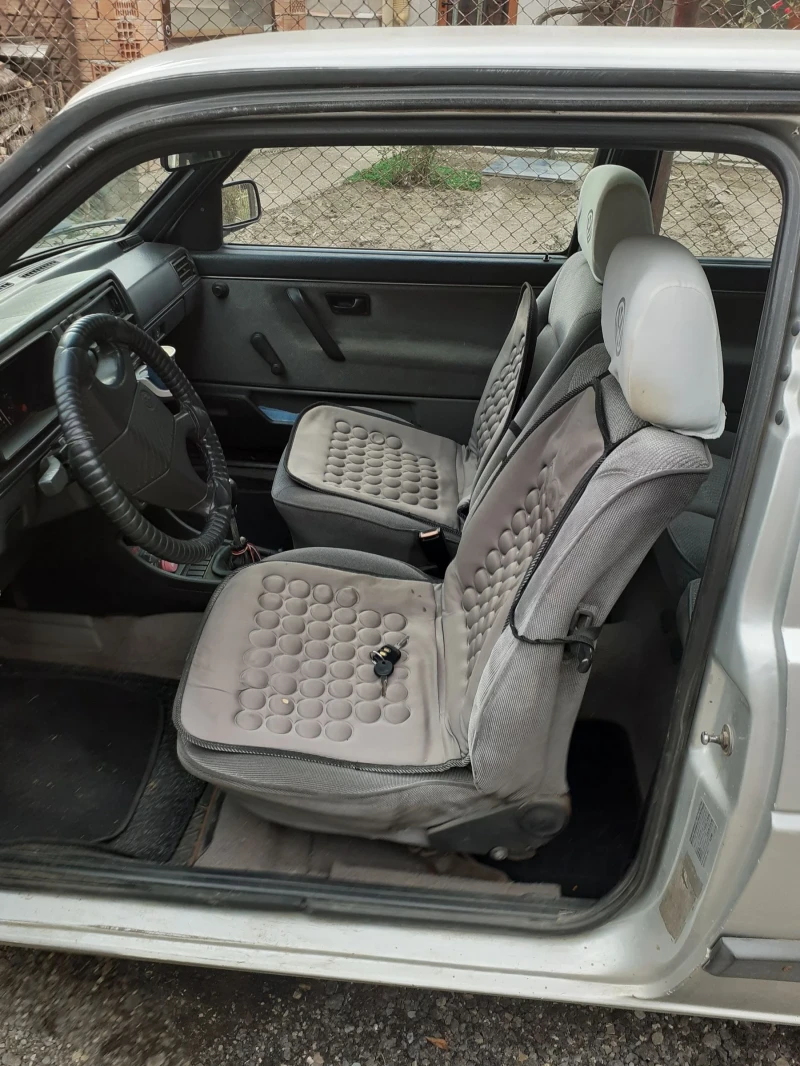 VW Golf 1.3 benzin, снимка 6 - Автомобили и джипове - 52019982