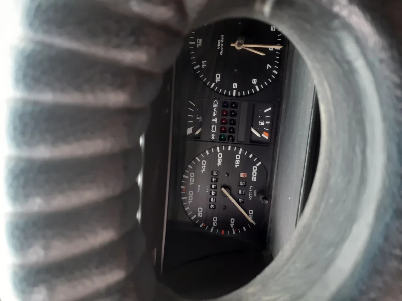 VW Golf 1.3 benzin, снимка 7 - Автомобили и джипове - 52019982