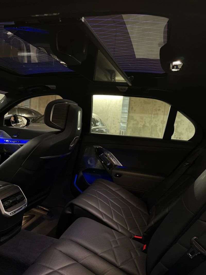 BMW 760 xDrive, ЧИСТ БЕНЗИН! ЛИЗИНГ!, снимка 7 - Автомобили и джипове - 53033519
