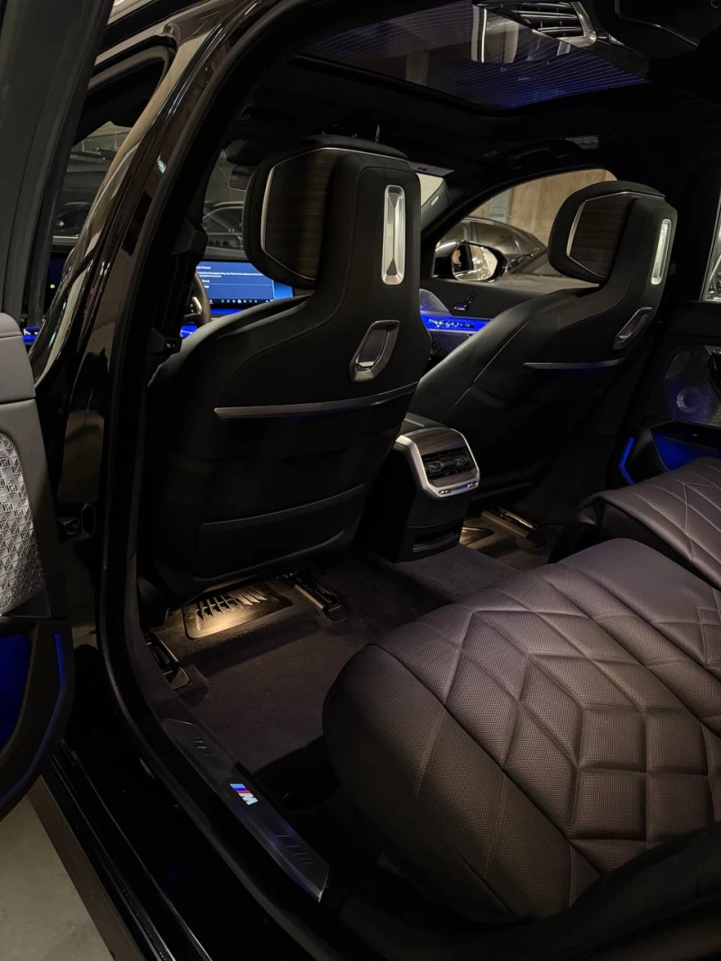 BMW 760 xDrive, ЧИСТ БЕНЗИН! ЛИЗИНГ!, снимка 8 - Автомобили и джипове - 53033519