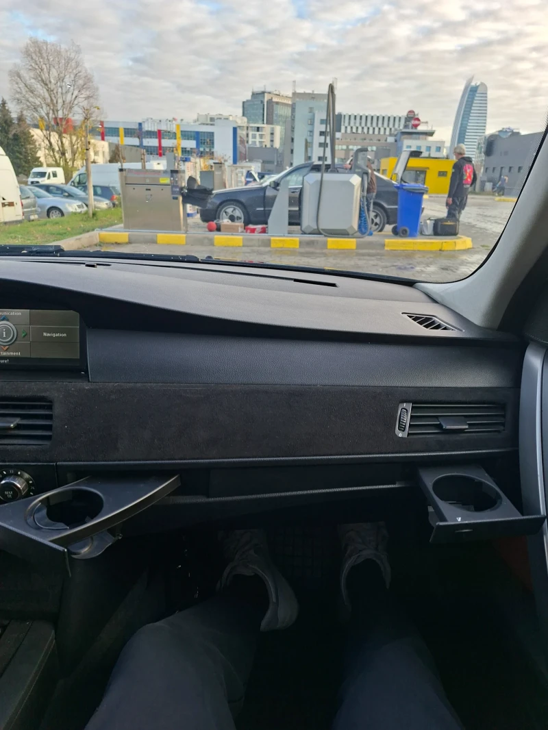 BMW 530, снимка 16 - Автомобили и джипове - 52704095