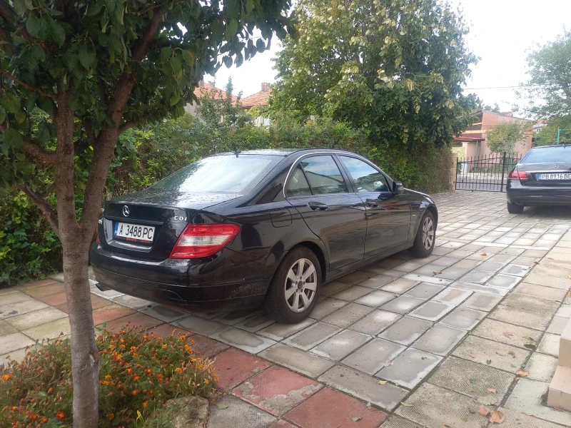 Mercedes-Benz C 220, снимка 3 - Автомобили и джипове - 52858179