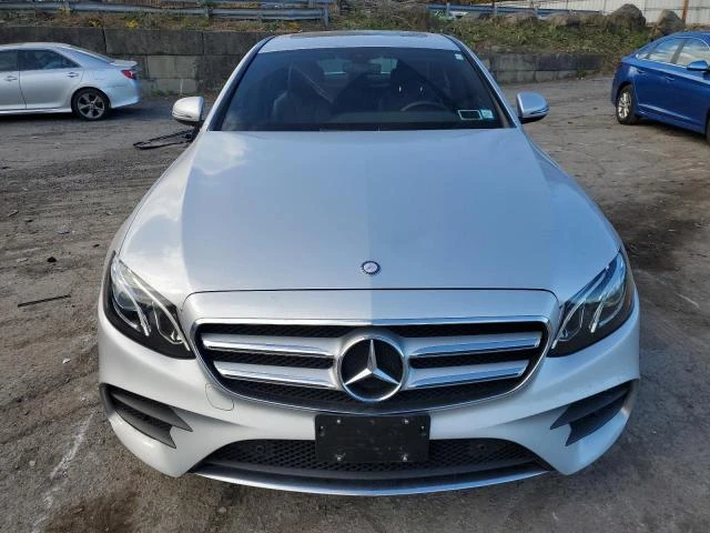 Mercedes-Benz E 300 4MATIC* BURMESTER* AMG* PACK* МАСАЖ* ПОДГРЯВАНЕ* , снимка 5 - Автомобили и джипове - 47877504