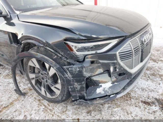 Audi E-Tron Premium Quattro | Цена до България, снимка 13 - Автомобили и джипове - 53838231