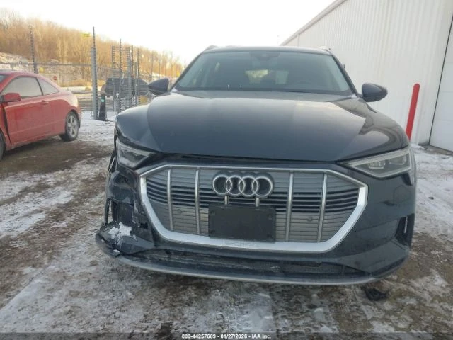 Audi E-Tron Premium Quattro | Цена до България, снимка 6 - Автомобили и джипове - 53838231