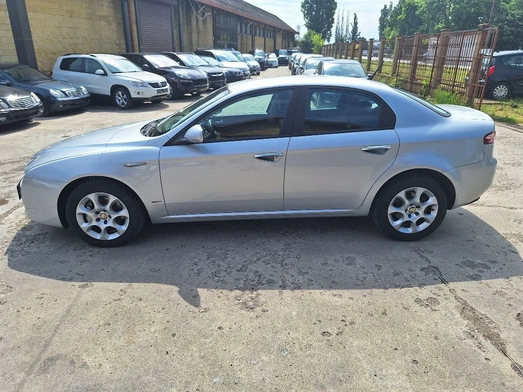 Alfa Romeo 159 1, 9 JTDM  - изображение 8