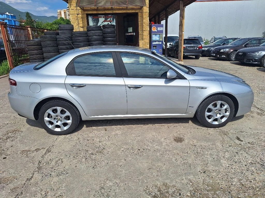 Alfa Romeo 159 1, 9 JTDM  - изображение 4