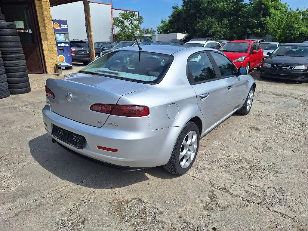 Alfa Romeo 159 1, 9 JTDM  - изображение 5