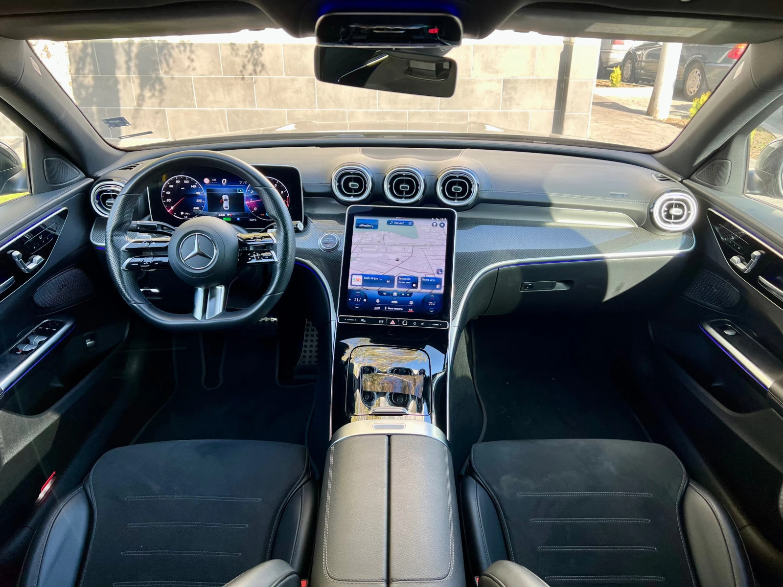 Mercedes-Benz C 200 AMG Line 4M    2025 | Mobile.bg   13