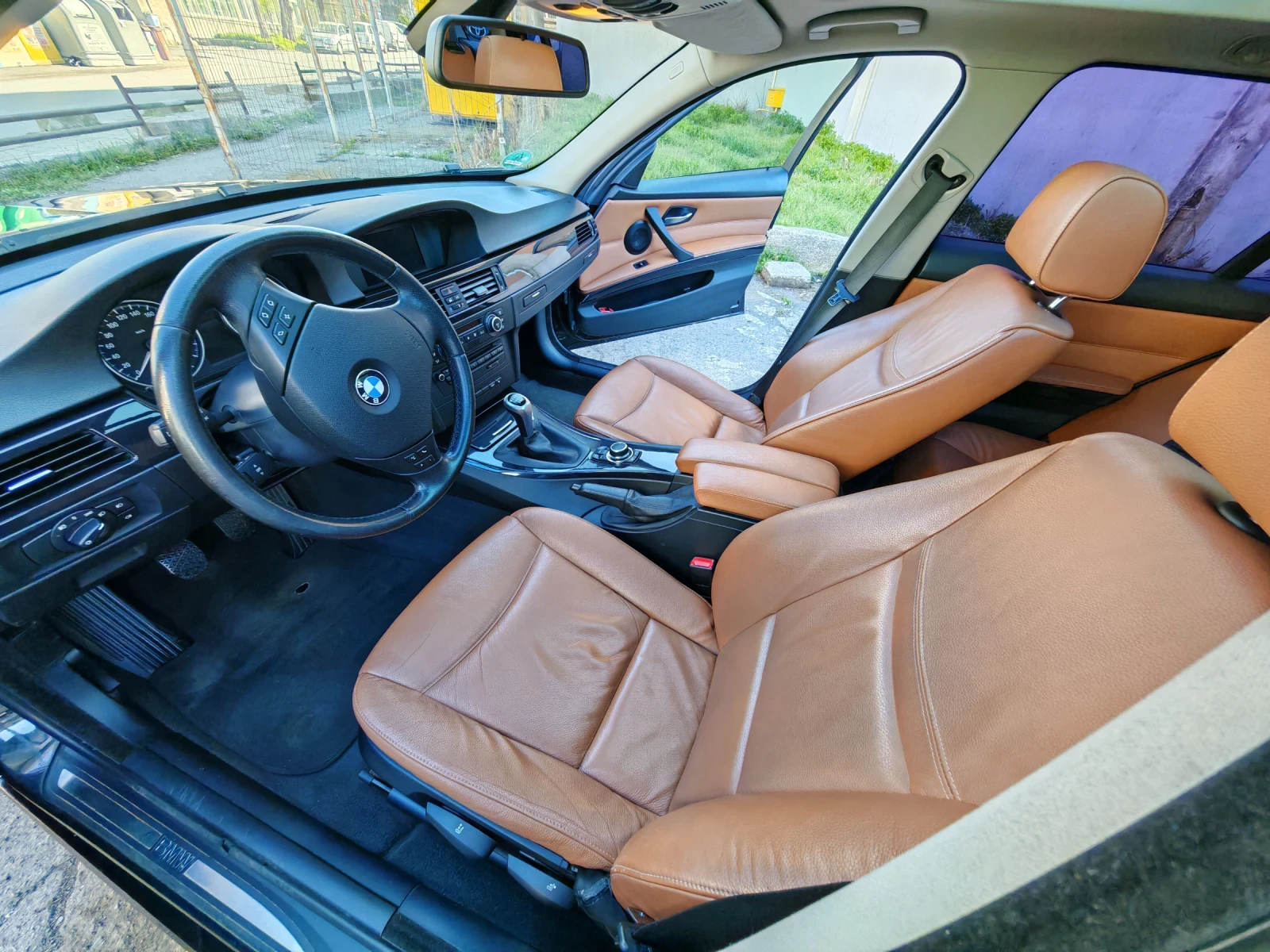 BMW 320 Touring - изображение 2