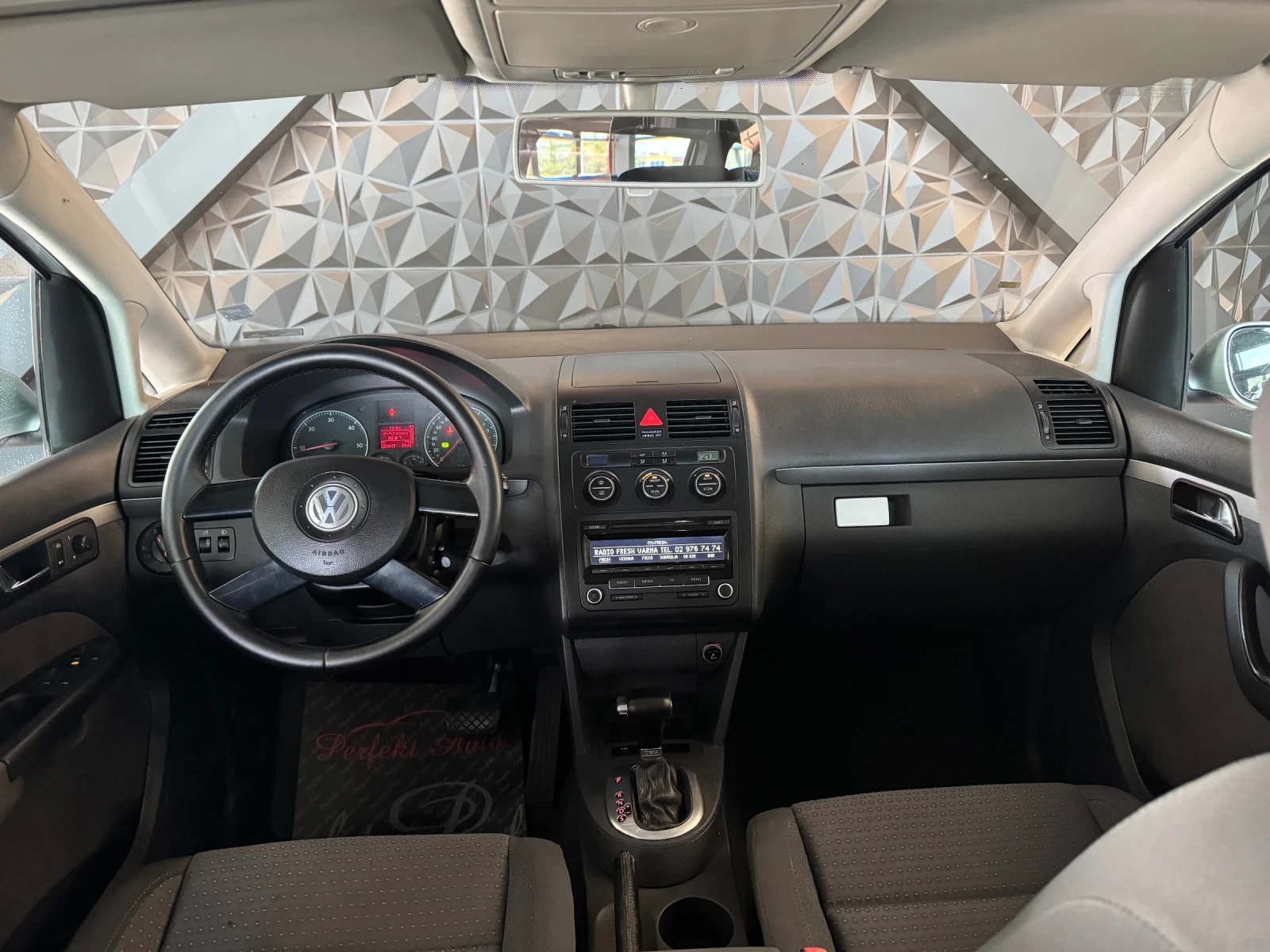 VW Touran 2.0 TDI - изображение 6