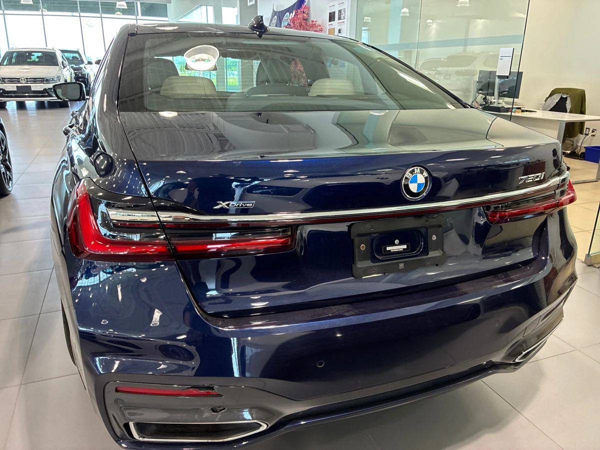 BMW 750 * CARFAX *    | Mobile.bg   4