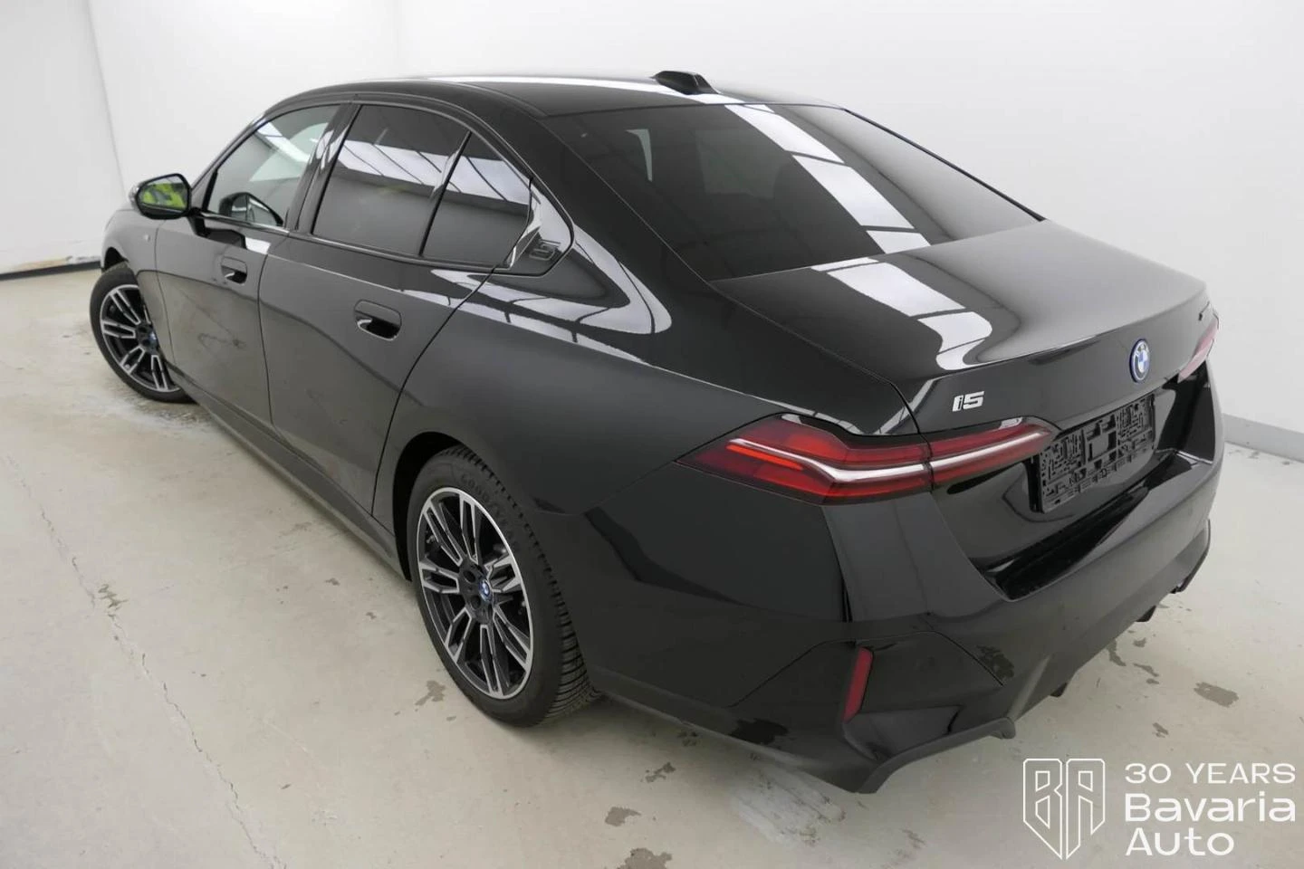 BMW i5 40 xDriveM Sport Paket - изображение 3