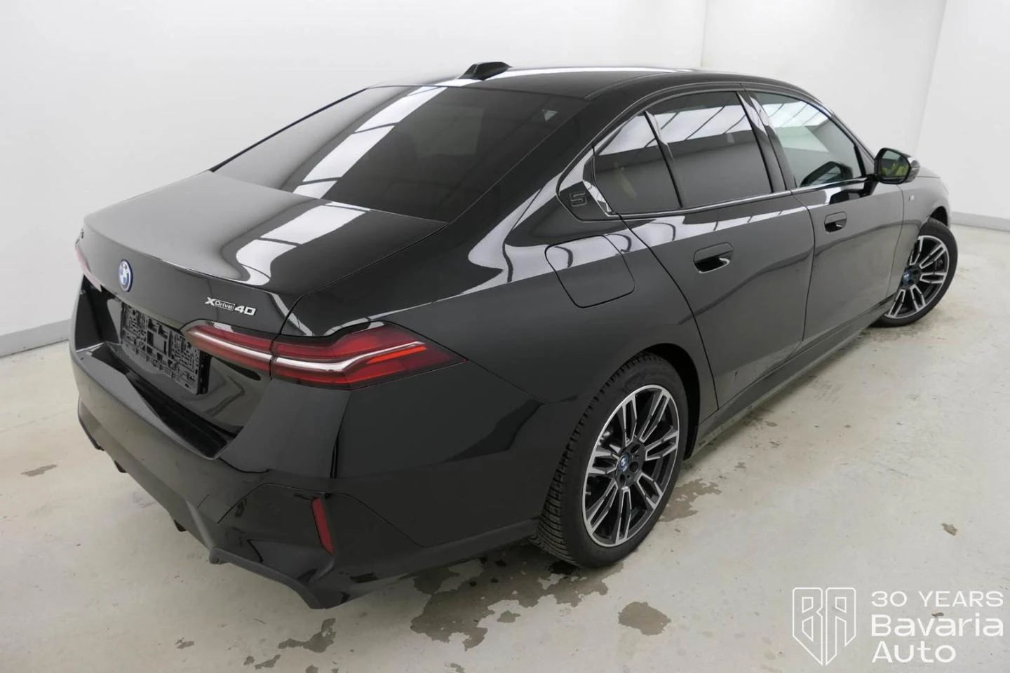 BMW i5 40 xDriveM Sport Paket - изображение 4