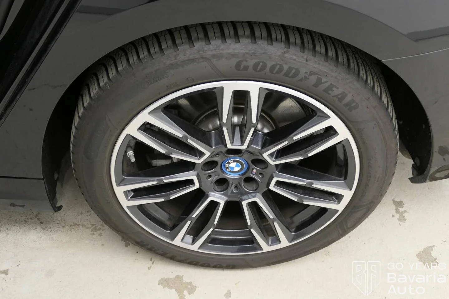 BMW i5 40 xDriveM Sport Paket | Mobile.bg   16