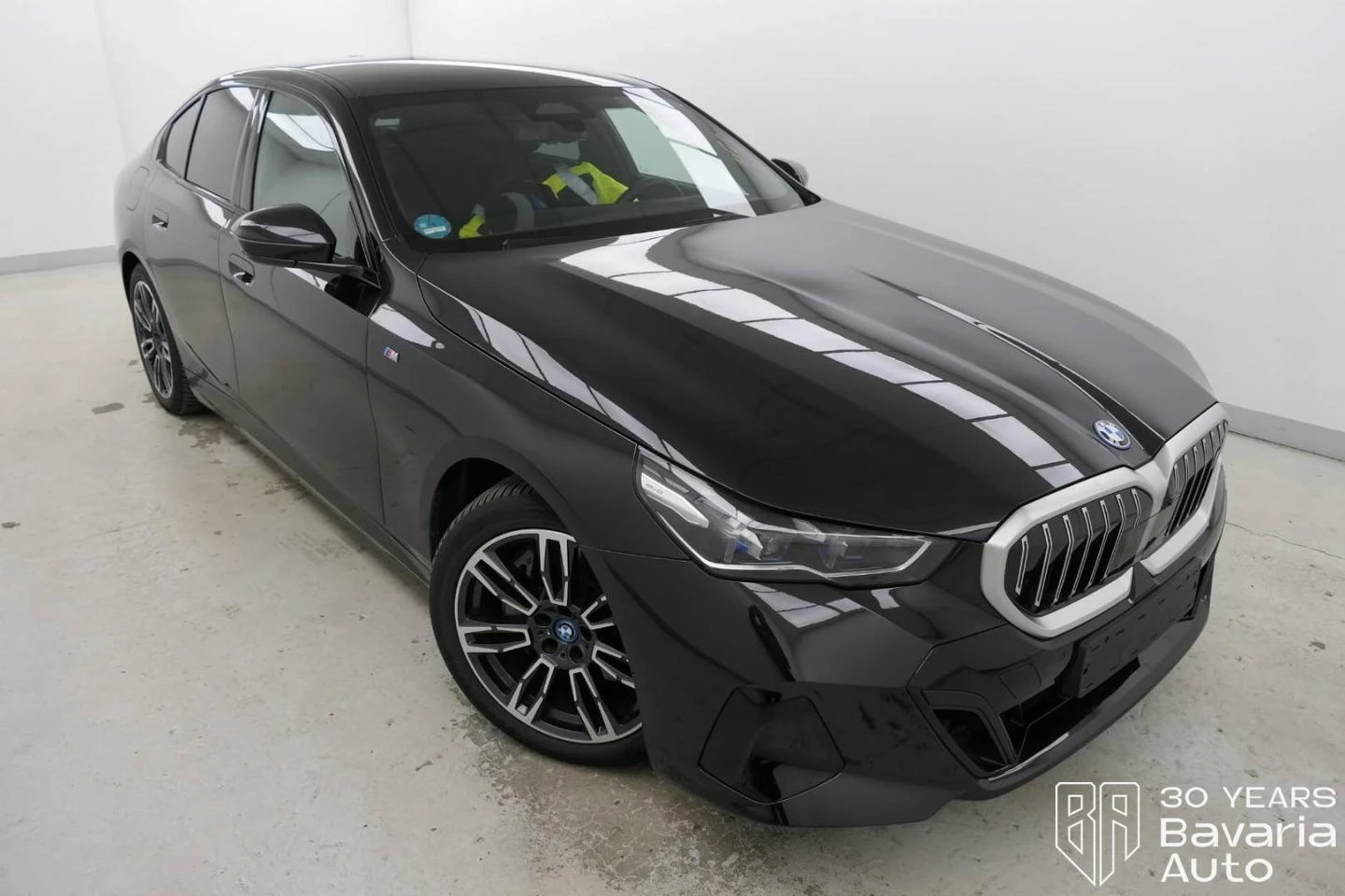 BMW i5 40 xDriveM Sport Paket - изображение 2