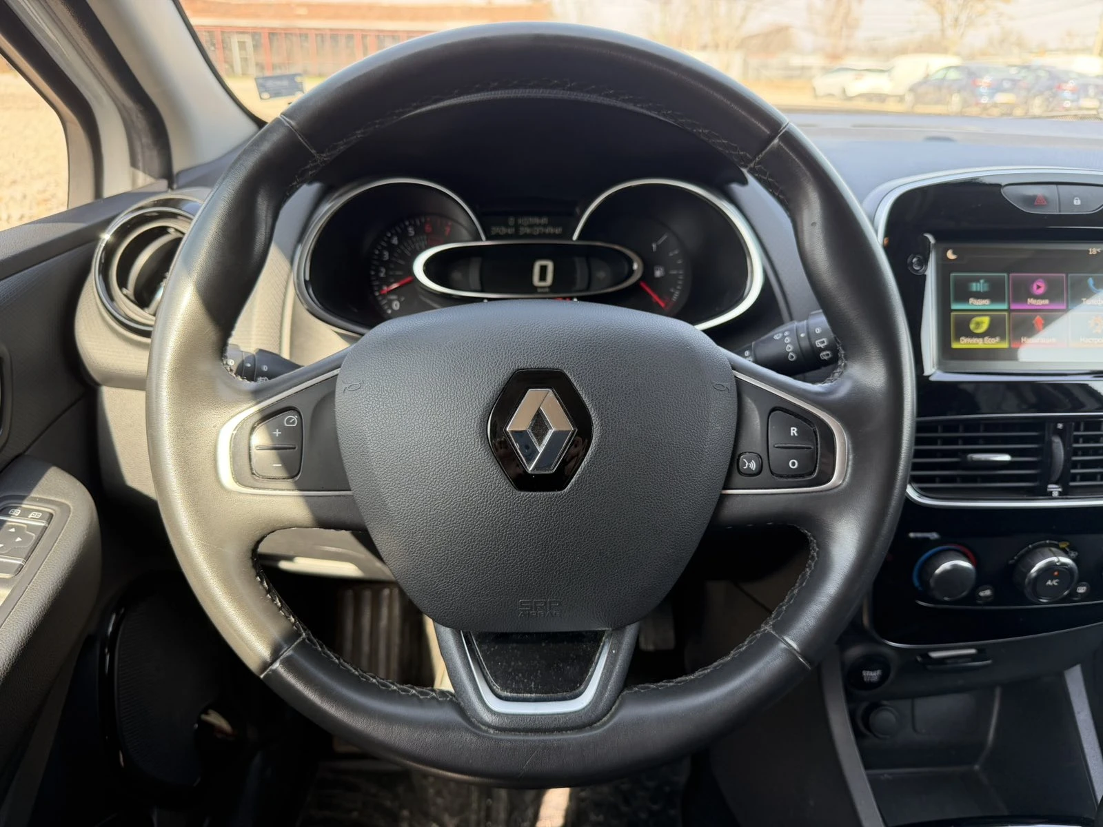 Renault Clio 0.9TCe/90k.c./Grandtour, снимка 17 - Автомобили и джипове - 53800537