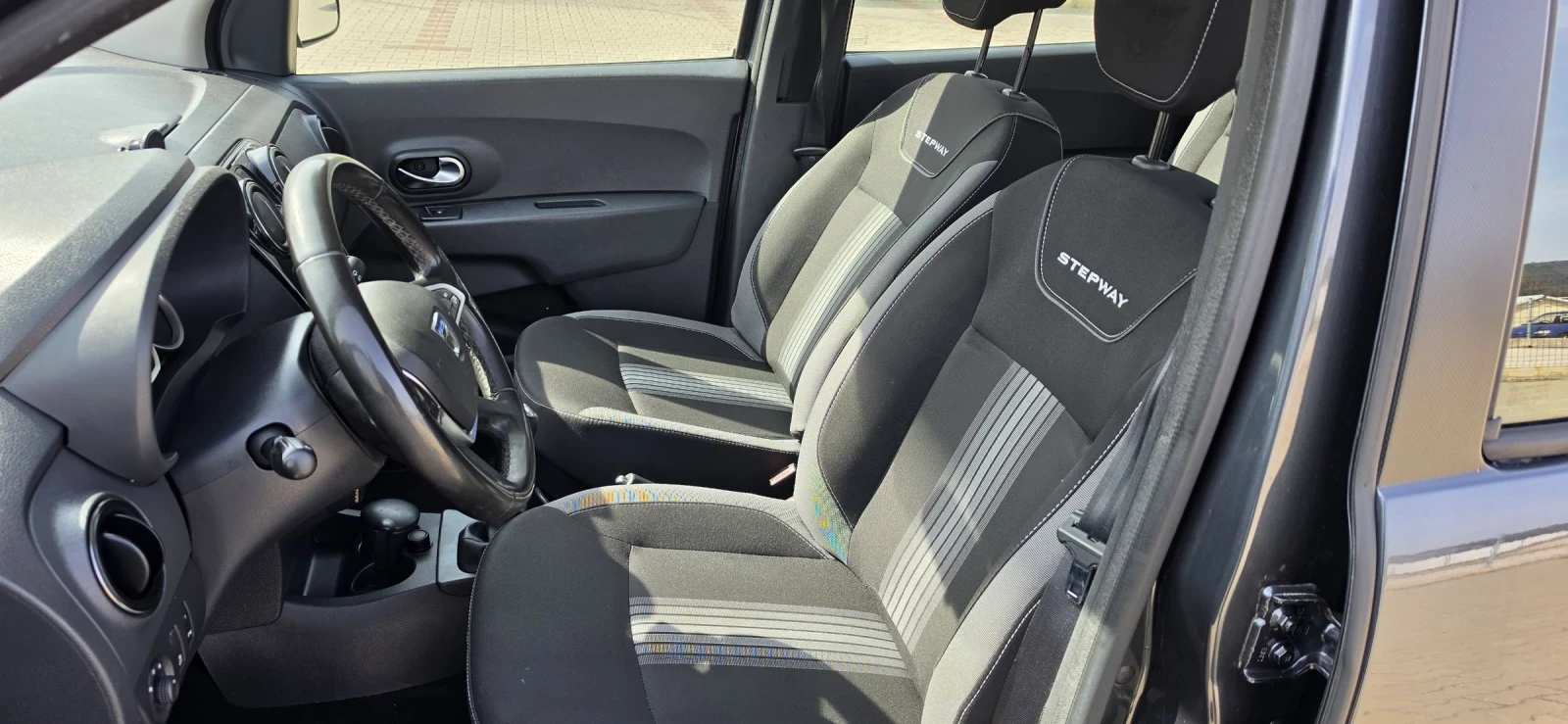 Dacia Lodgy STEPWAY, снимка 8 - Автомобили и джипове - 53871474
